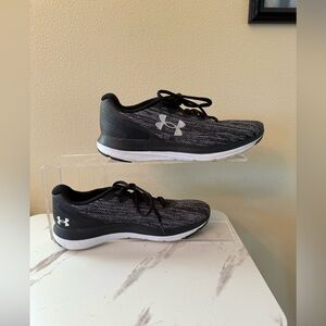 Under Armour Charged Pulse Running Shoes, Black, White, EUC, Size 8